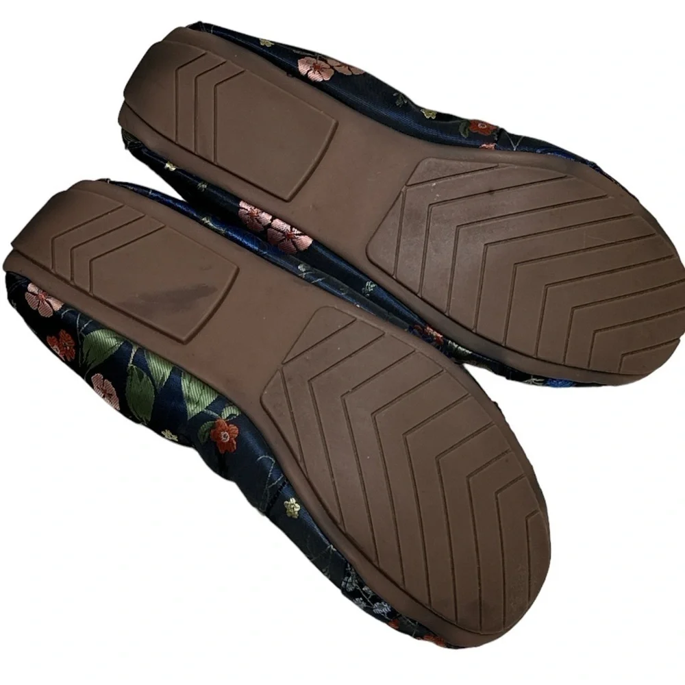 Me Too Olympia Ballet Flat Satin Floral w/ Metal Bit Trim Cushioned Driving Sole